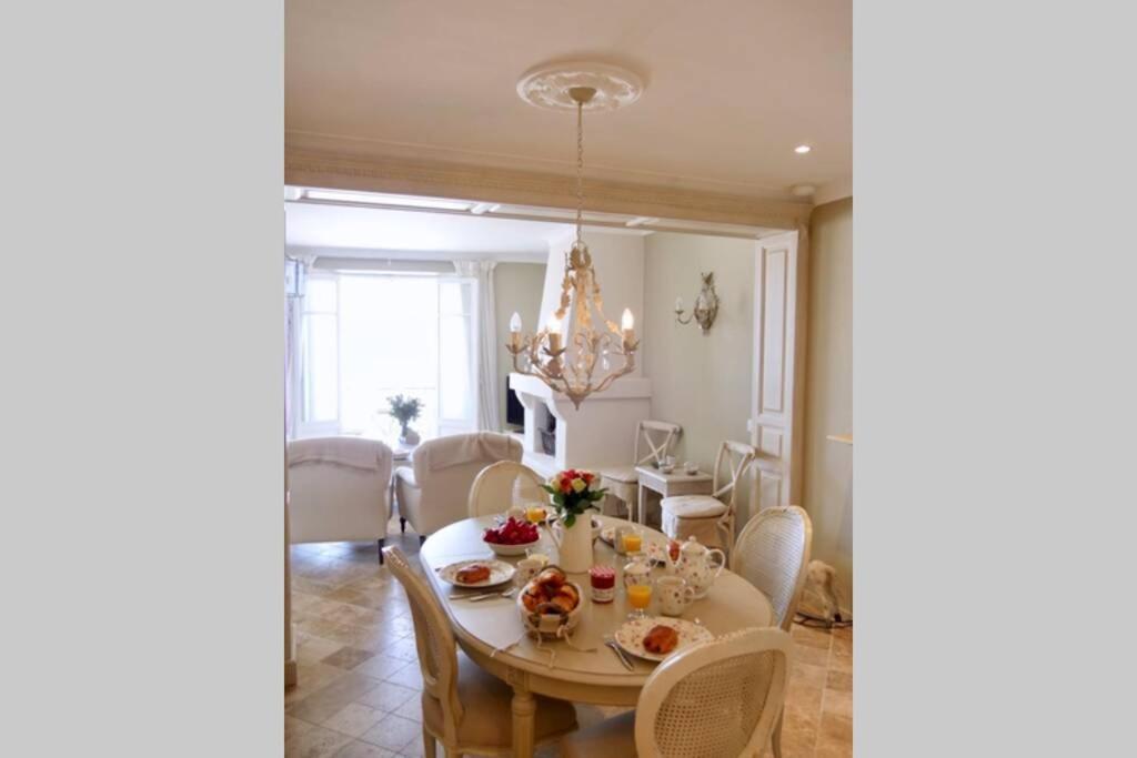 Bord De Mer - Ac, Wifi, Chic, Sea View, Beach 2 Minutes Walk أنتيب المظهر الخارجي الصورة