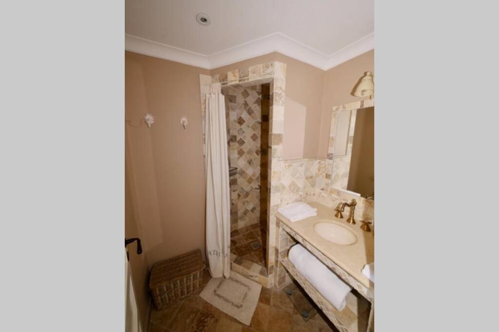 Bord De Mer - Ac, Wifi, Chic, Sea View, Beach 2 Minutes Walk أنتيب المظهر الخارجي الصورة